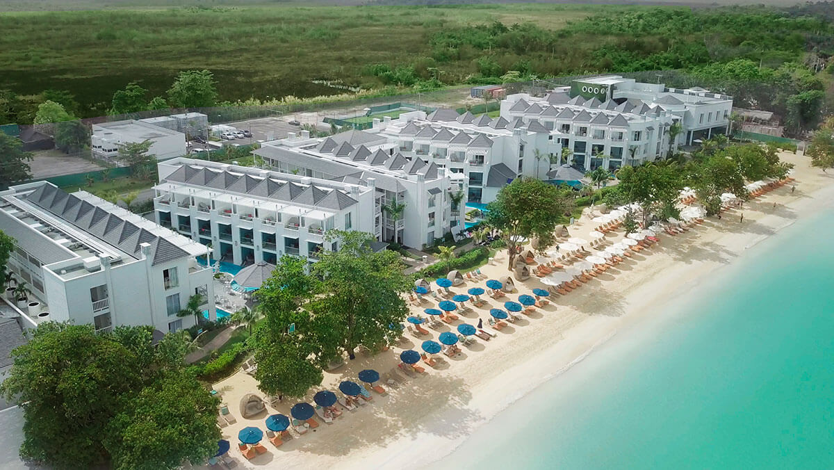 Azul Beach Resort Negril beachfront exterior